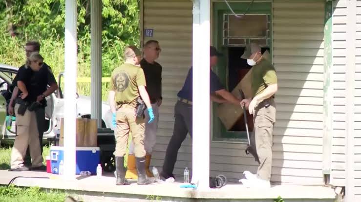 US: 16 Children Found Living in Deplorable Conditions, Held Captive for Years