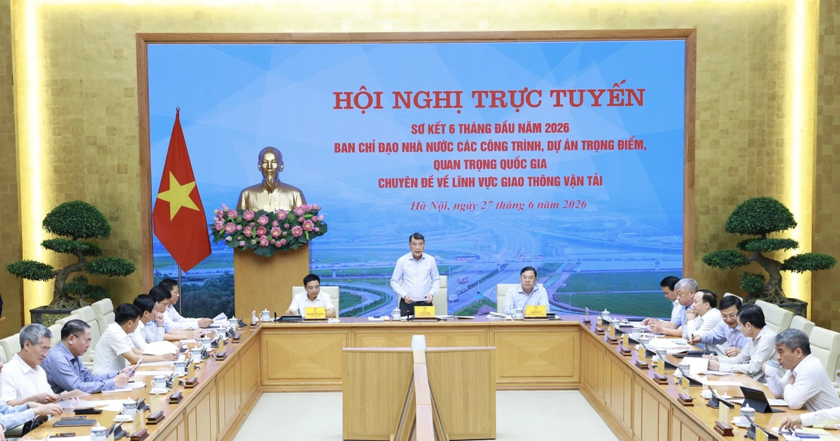 Vietnam Accelerates Infrastructure Investment: PM Directs Project Advancement Without Delay