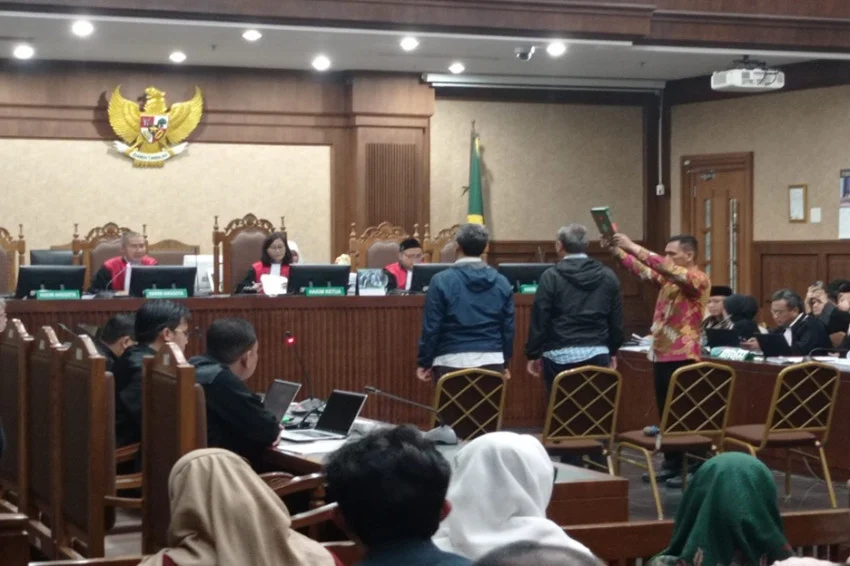 Prosecutor Questions Background of Gus Alex's Rp500 Million Loan