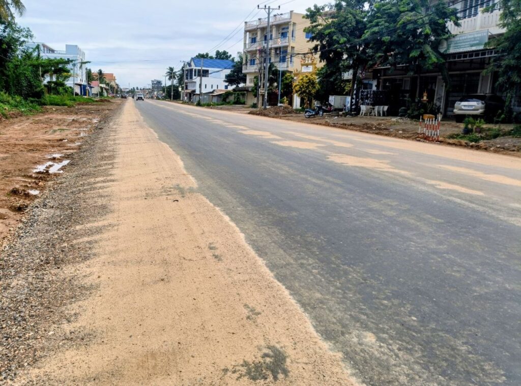 バッタンバン市、インフラ整備加速 ADB・首相プロジェクトに加え、民間企業も道路建設に参画