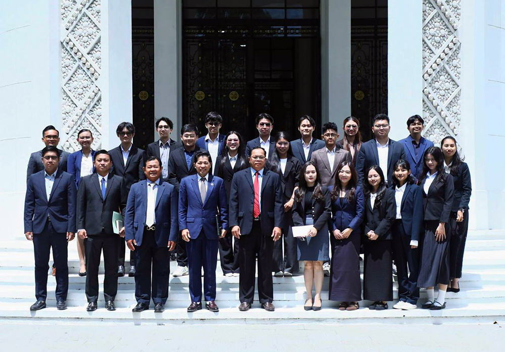 カンボジア政府、チェコ留学の奨学生に「親善大使」としての役割を期待