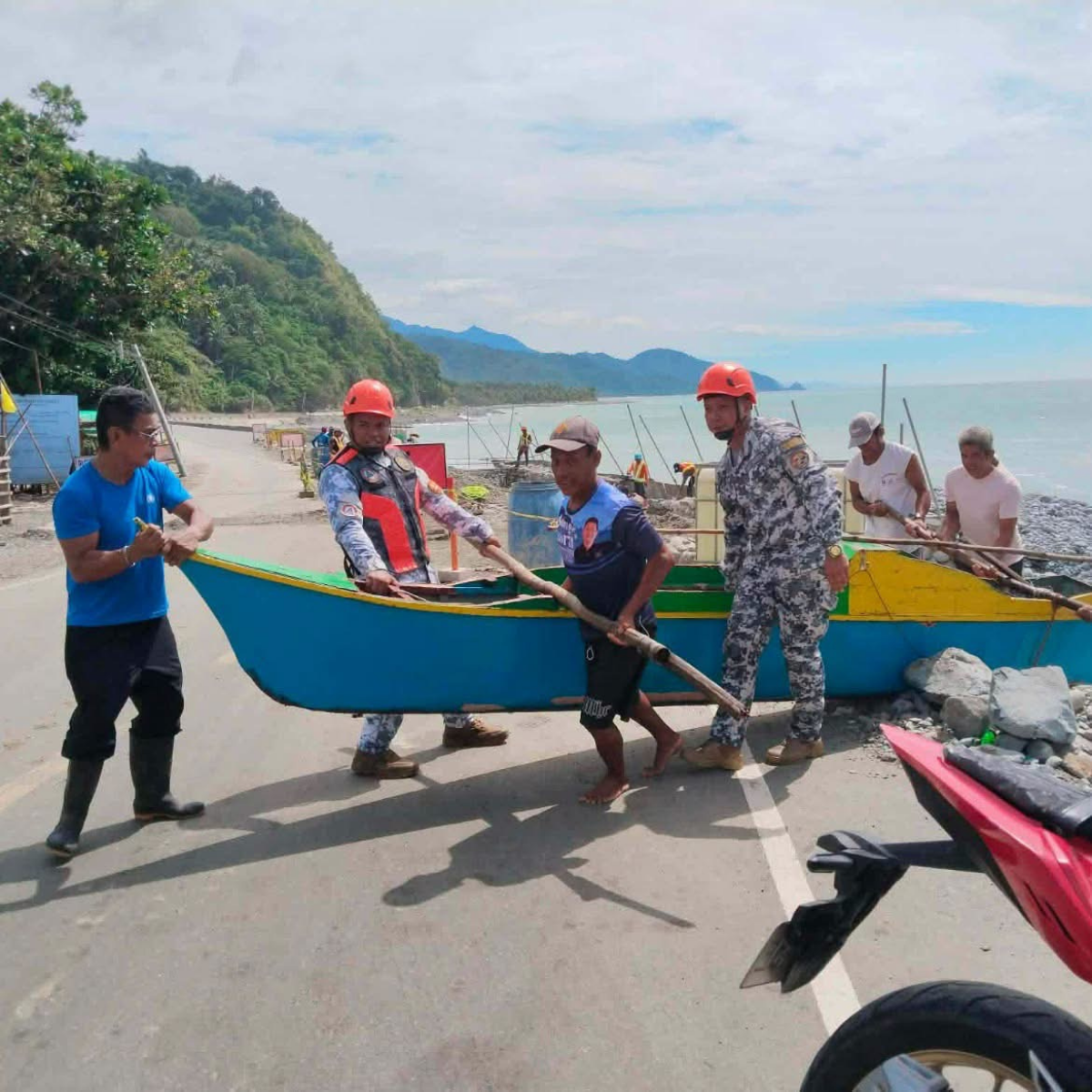 2 fishing boats recovered after being swept away off Aurora coast