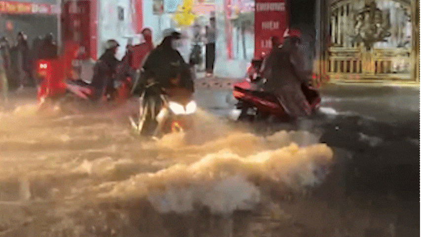 Ho Chi Minh City Grapples with Severe Flooding After Heavy Rains, Exposing Infrastructure Gaps