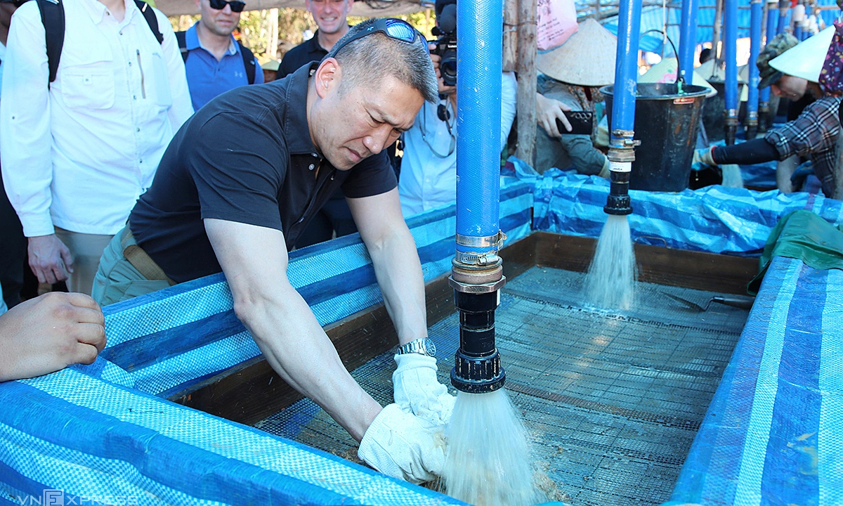 Acting US Navy Secretary Hung Cao Honors Roots During Vietnam Visit, Aids MIA Search