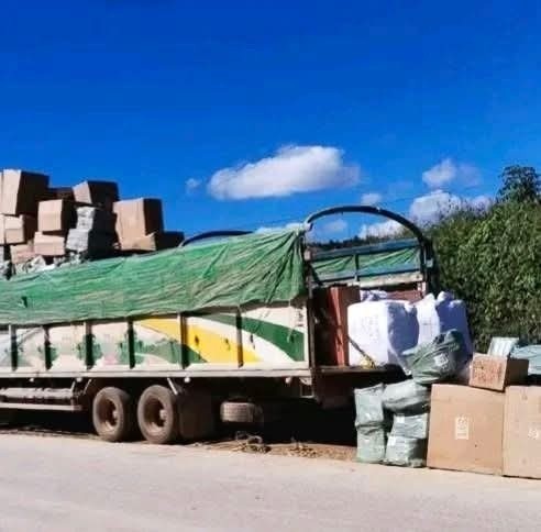 The commander and deputy commander of the Loy Lin Division are taking fees from illegal trucks and allowing them to import goods to Mandalay and Sagaing.