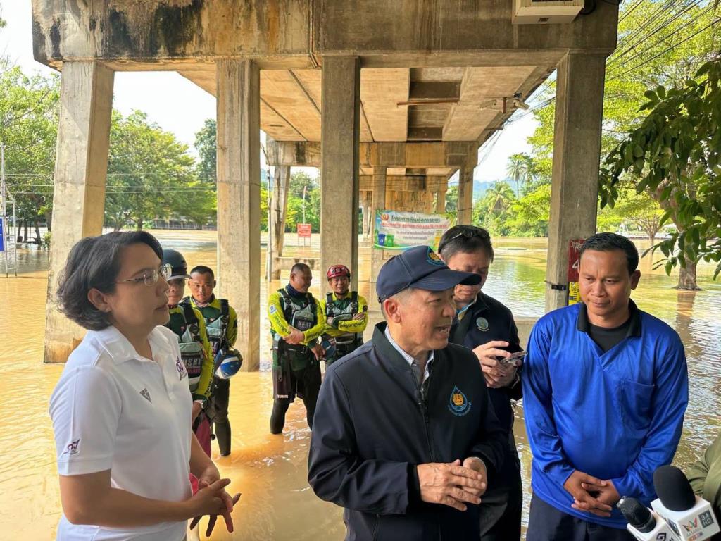 Kanchanaburi Governor Inspects Nong Bua Waterfront, Monitors Srinakarin and Tha Thung Na Dams for Flood Preparedness