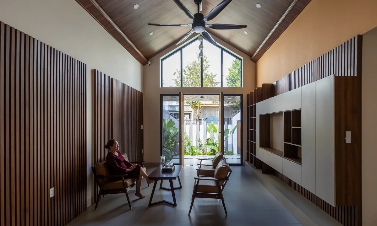 Natural Wood in Hanoi Residential Design: Balancing Aesthetics and Climate Challenges