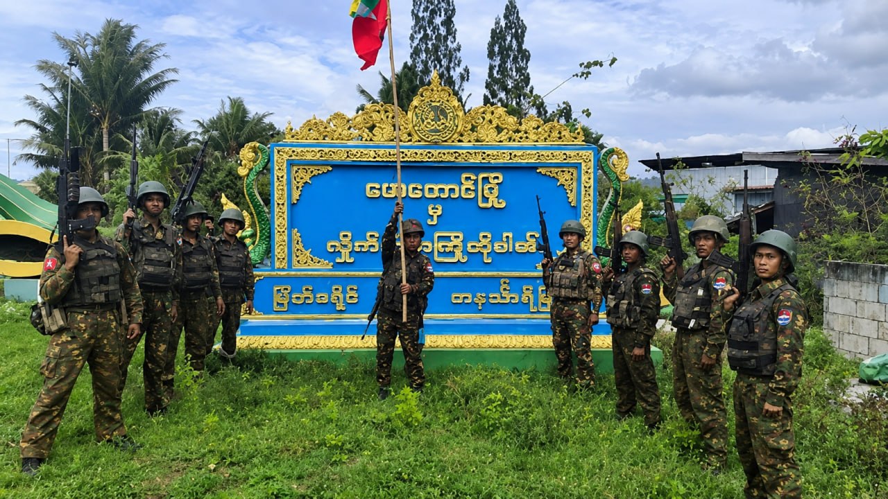 Military recaptures Myanmar-Thailand border town and regains control of another in northern Chin State