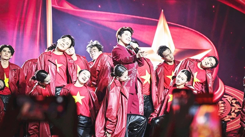 Vietnamese Singer Uses Music to Promote National Pride and Culture