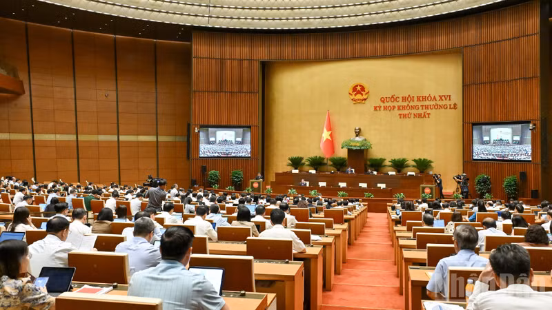Vietnam National Assembly Discusses Amendments to Publishing and Architecture Laws