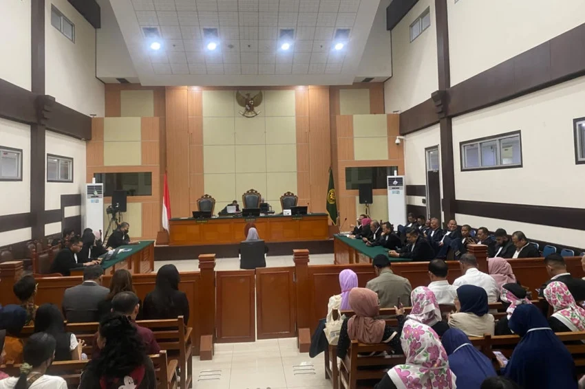 Jokowi's Diploma Trial Suspended Over Witness Summons