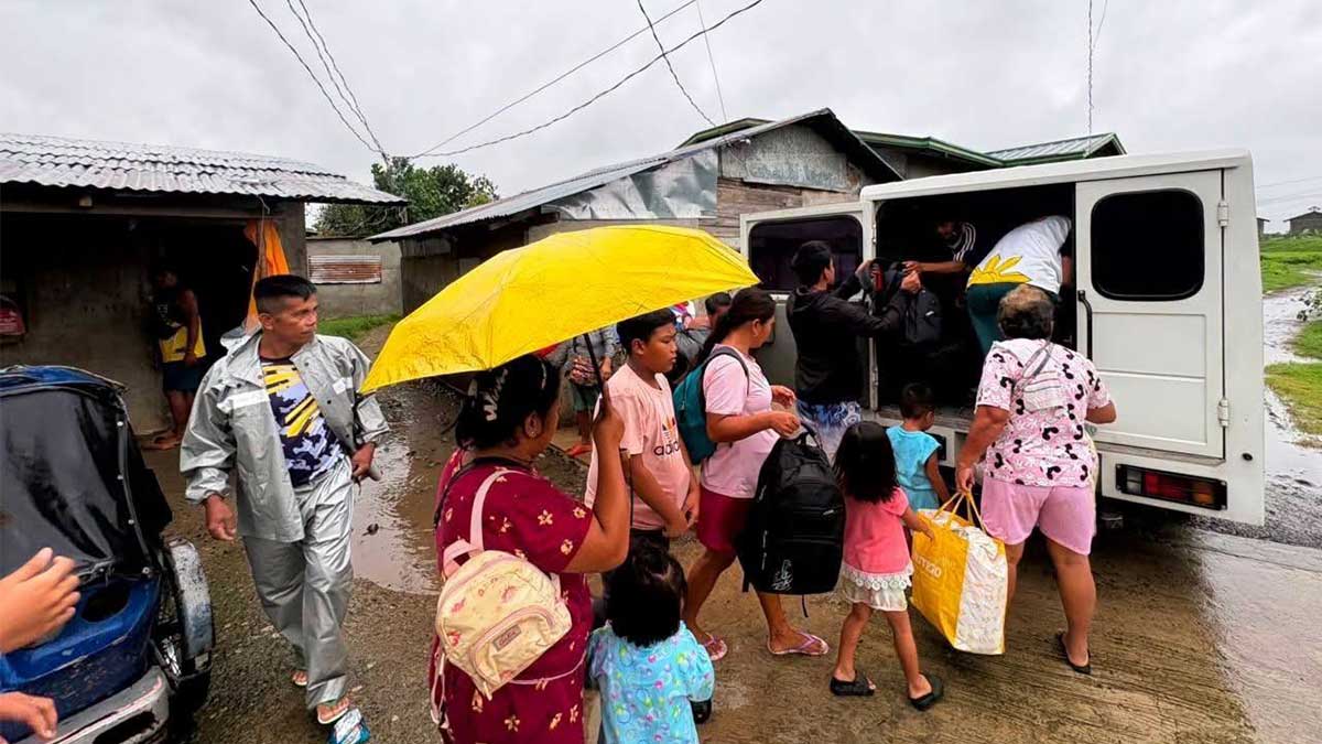 Ilocos Sur Residents Evacuated Due to Heavy Rains from Southwest Monsoon