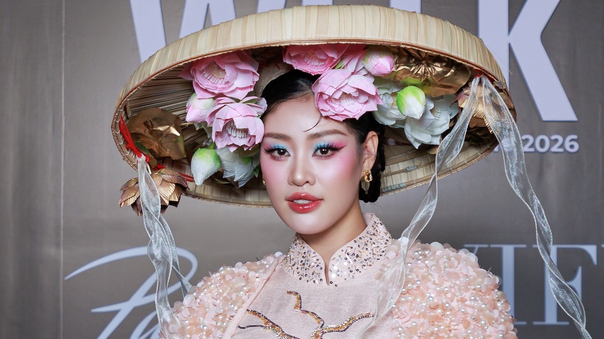 Misses and Runners-Up Grace Vietnam International Fashion Week Red Carpet