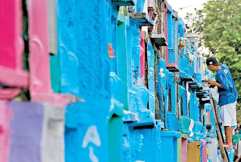 「アンダス」控え、マニラ市営墓地が準備進める