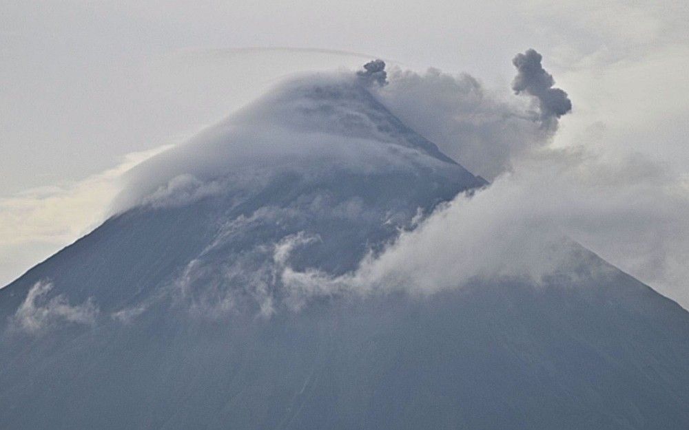 Mayon Volcano's Record Sulfur Dioxide Spike Raises Concerns of Explosive Eruption