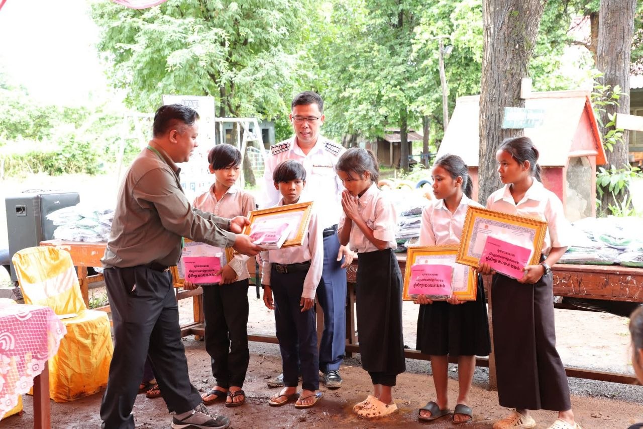 Cambodia's REDD+ Project Enhances Education in Remote Areas with Community Contributions