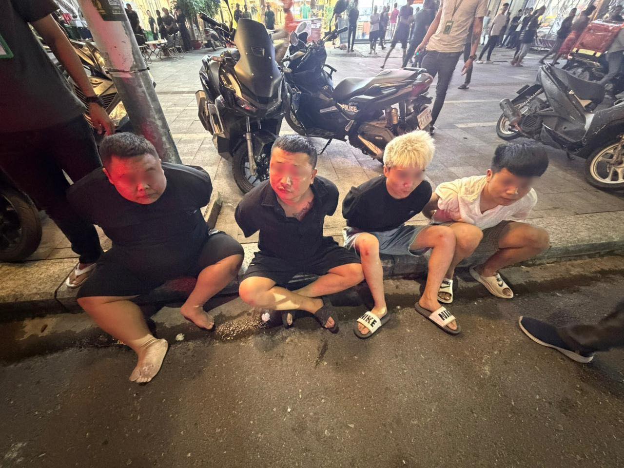 シアヌークビルで銃撃戦、中国人5人逮捕 武器2丁押収