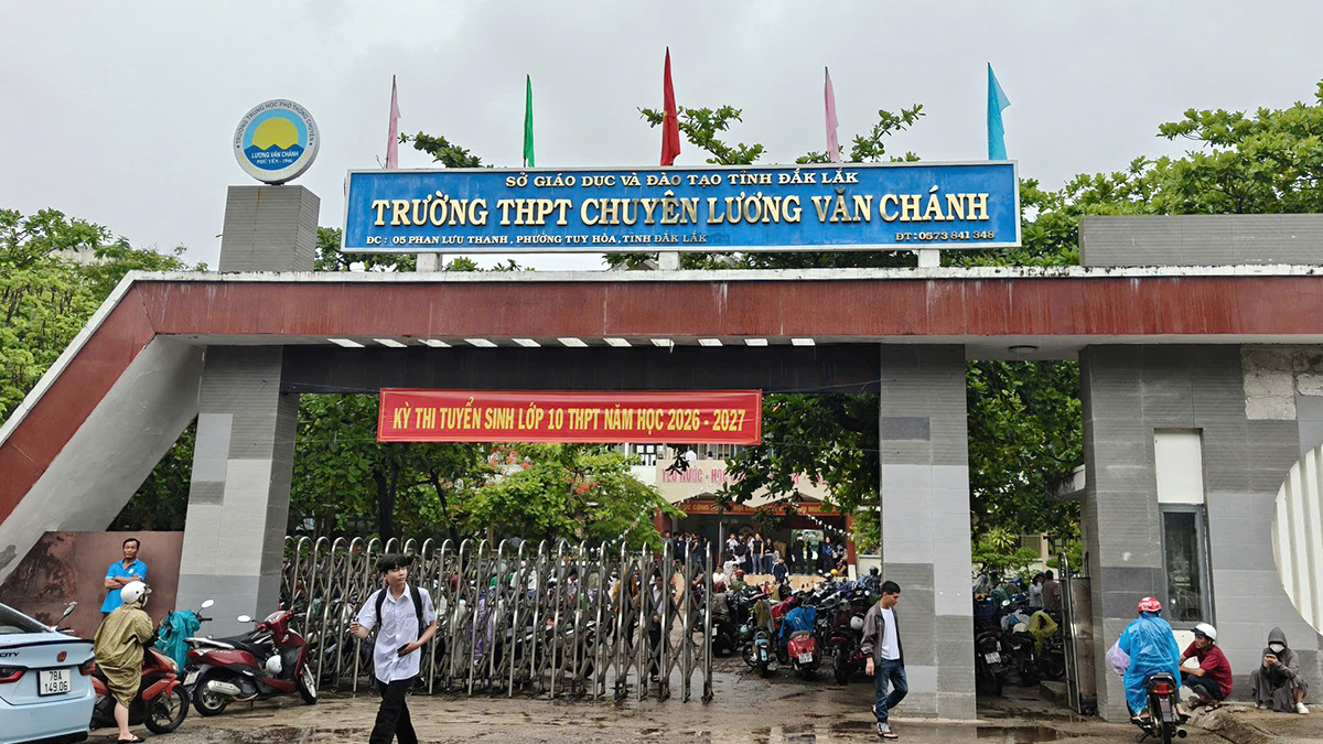 Vietnam: Low Entrance Scores at Specialized High School Spark Concerns Over Educational Disparities
