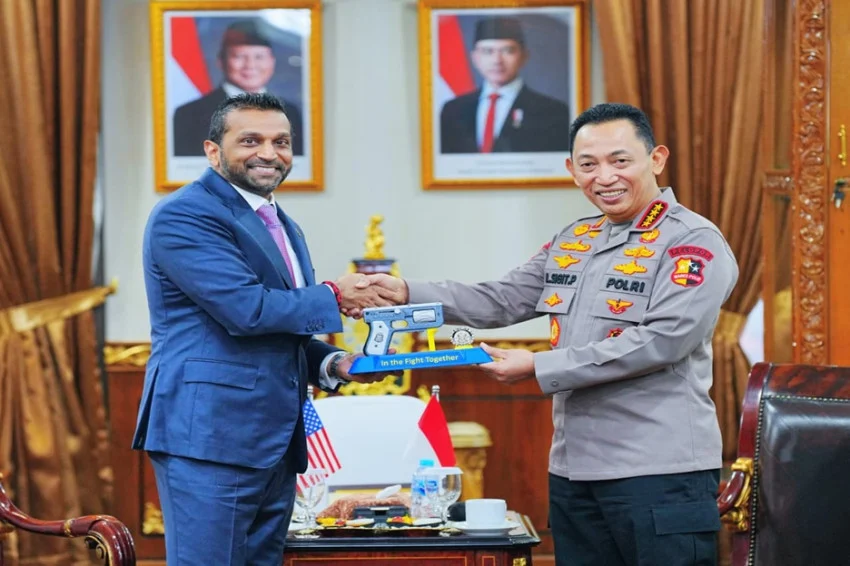 インドネシア警察庁長官、FBI長官と会談 国際犯罪対策で協力強化を確認
