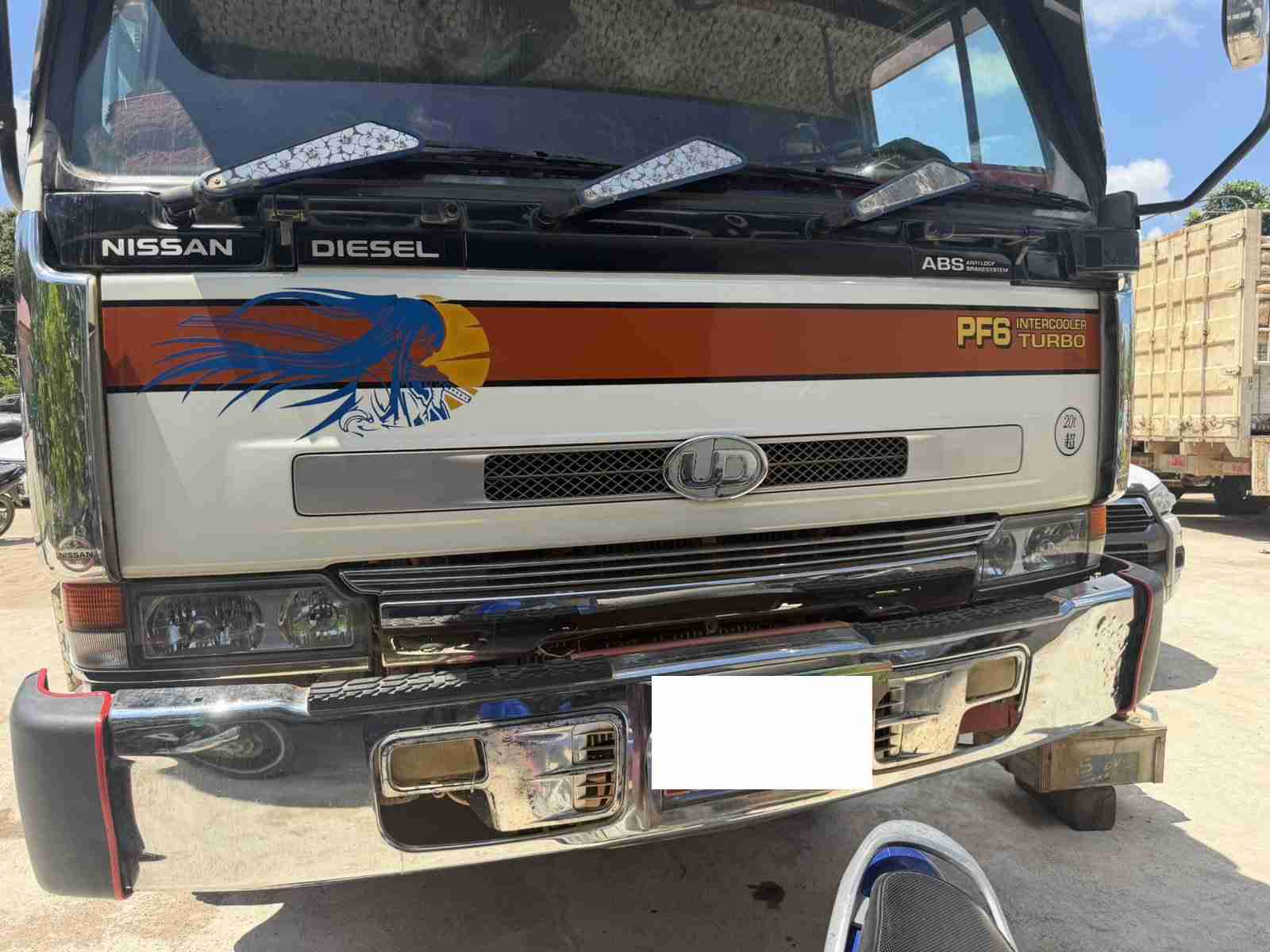 Two rubber-laden trucks seized by SAC in eastern Shan State