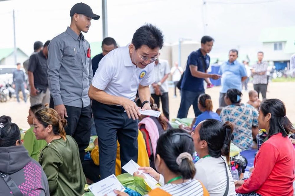 Cambodia Distributes Humanitarian Aid to Displaced Citizens Near Thai Border