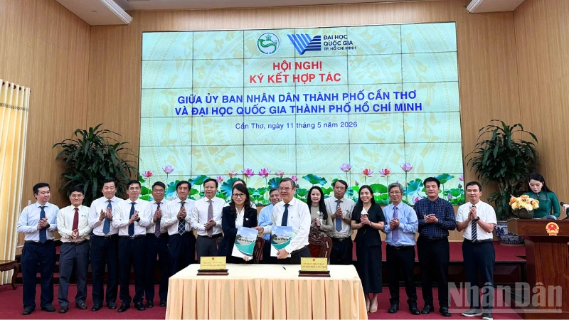 Can Tho City and Vietnam National University Ho Chi Minh City Sign Strategic Cooperation Agreement