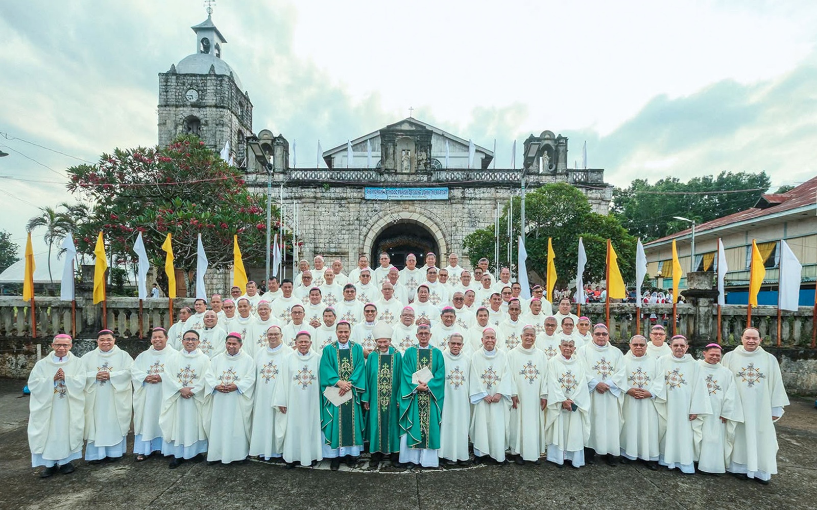 CBCP Urges Enactment of Anti-Political Dynasty Law
