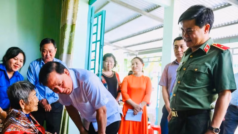 Dong Nai Province Honors Families of War Contributors