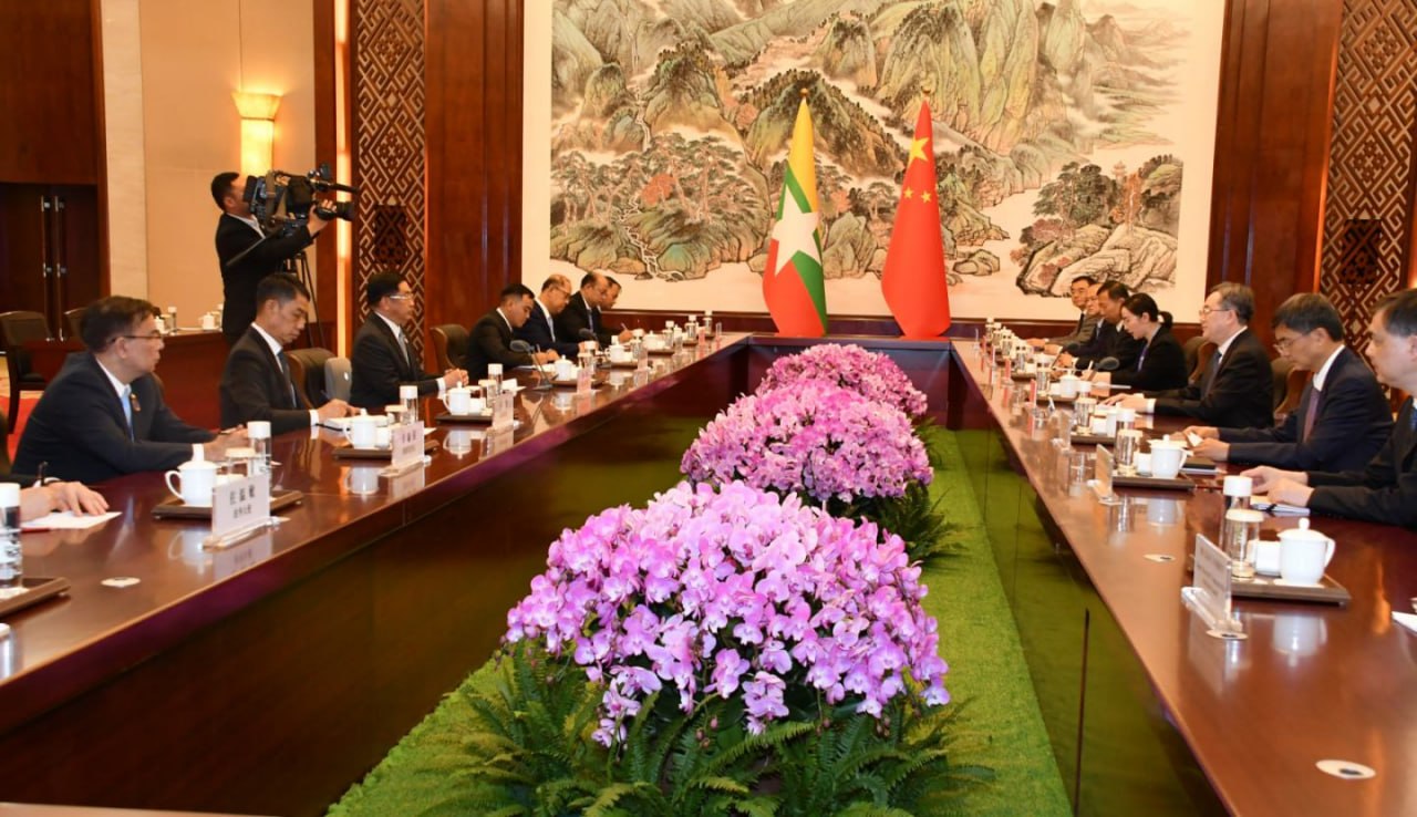 Discussions on implementing projects under the China-Myanmar Economic Corridor