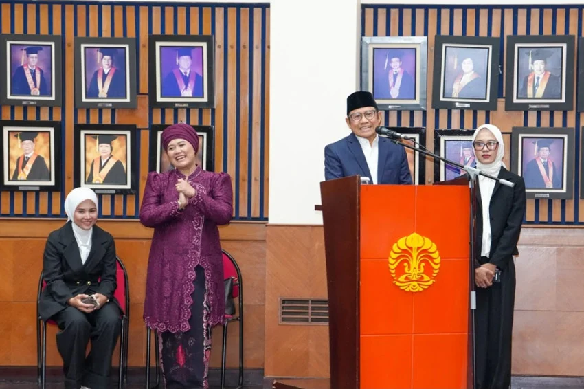 「Cak Imin」氏、妻の社会学博士号取得を祝福