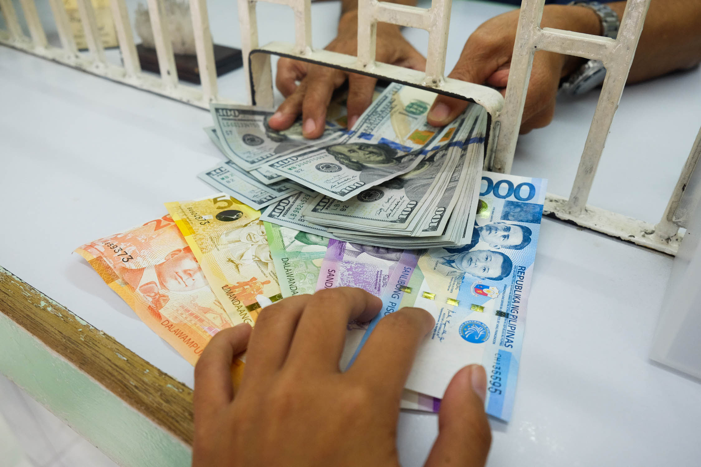 フィリピン海外送金、7月は7カ月ぶり高水準 景気下支えに貢献