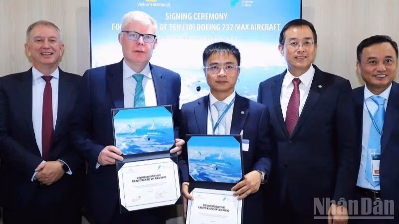 Vietnam Airlines to Lease 19 Boeing 737 MAX 8 Aircraft