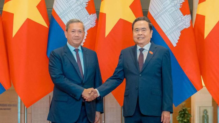 PM Hun Manet Meets Vietnamese National Assembly Chairman in Hanoi