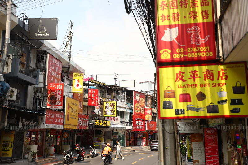 Corrupt Officials Blamed for Foreigners' Illegal Businesses in Thailand, Poll Finds