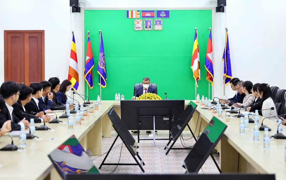Cambodia Sends Two Doctoral Scholarship Recipients to Japan, Education Minister Encourages