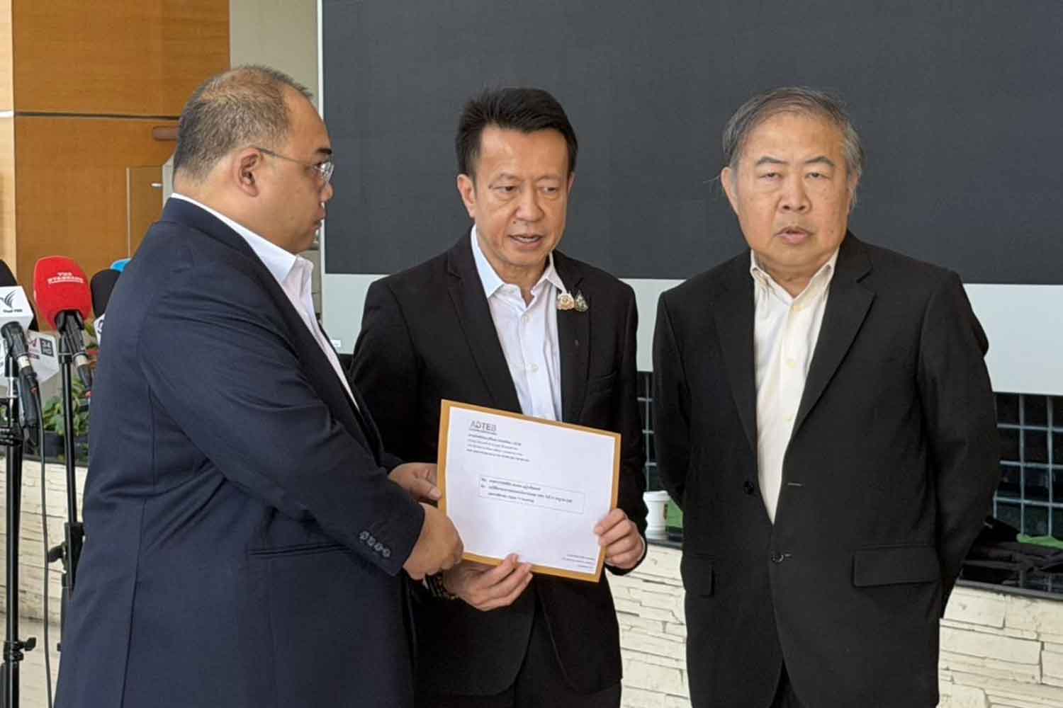 NBTC会長資格問題、タイのデジタル政策に遅延懸念