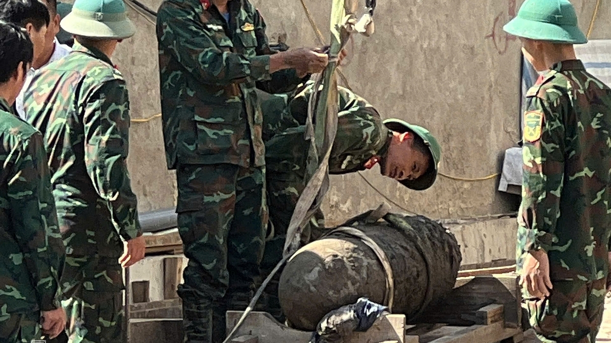 Haiphong Residents Safe as 300kg Bomb Removed from Neighborhood