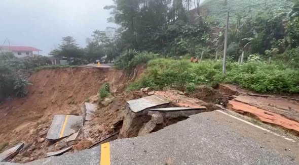Heavy rains cause landslides in Tak Province on the Thai-Myanmar border, damaging farmlands in Mae Kasa Township