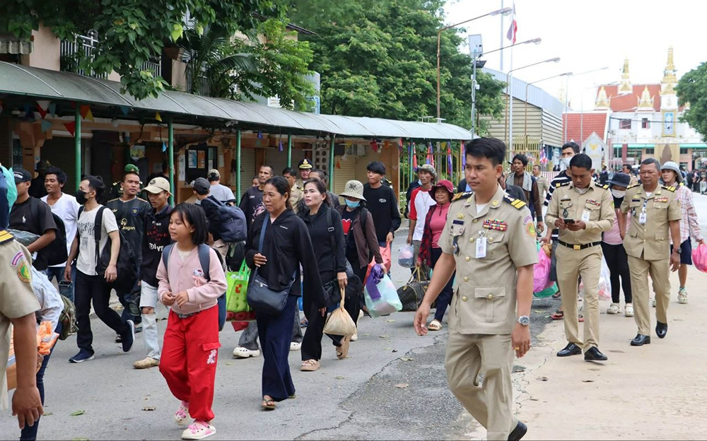 52 Cambodian Nationals Repatriated from Thailand Receive Warm Welcome at Poipet Border