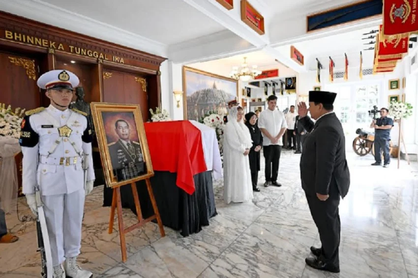 Prabowo Pays Last Respects to Former Defense Minister Ryamizard Ryacudu