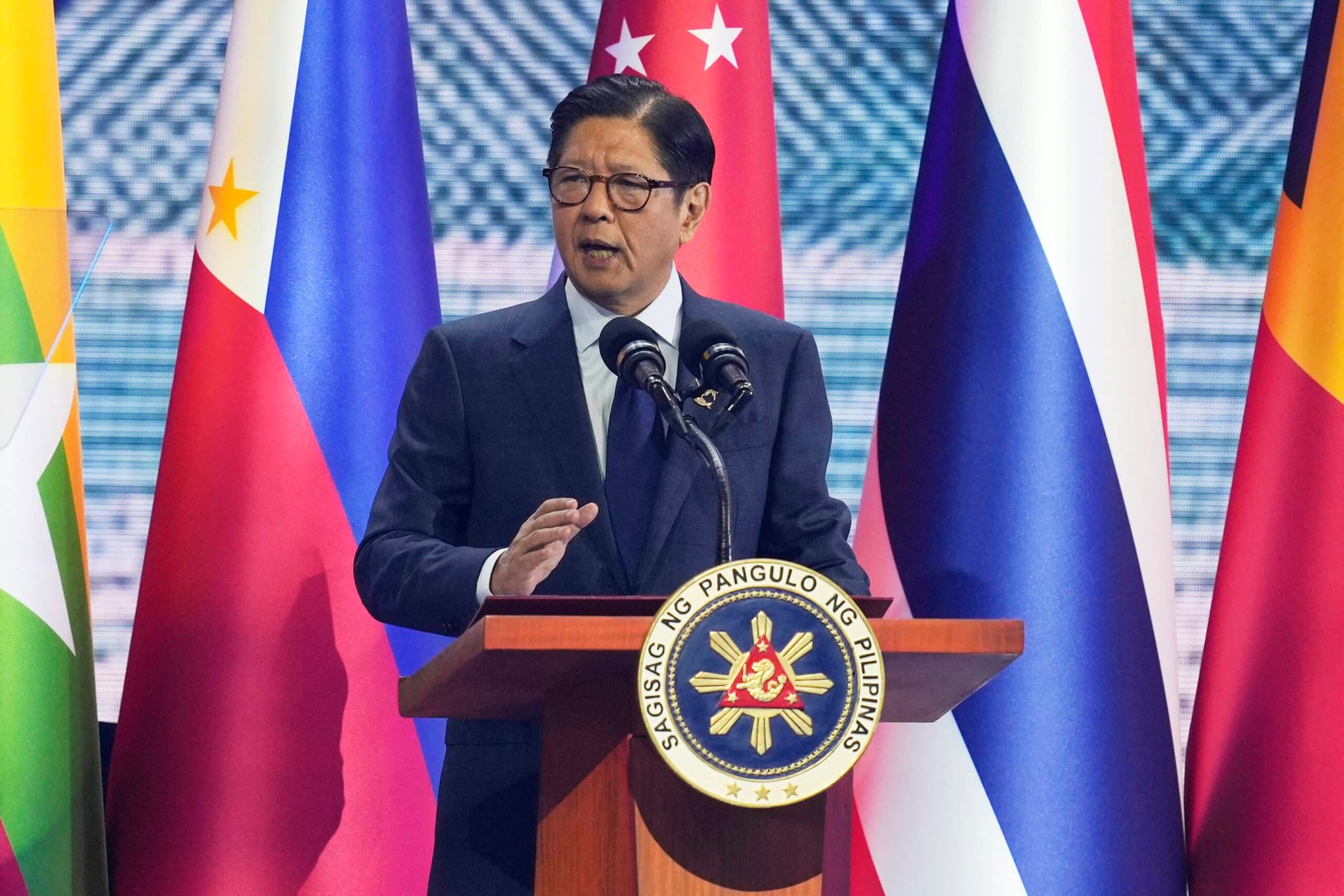 The Myanmar issue is a difficult and deep problem like a thorn, the Philippines said