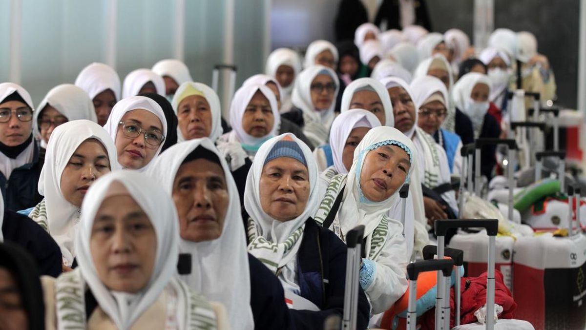 Indonesia Warns of 10-Year Ban for Illegal Hajj Pilgrims
