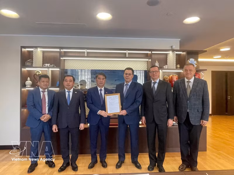 Hanoi, Russian localities step up cooperation in urban railways, technology