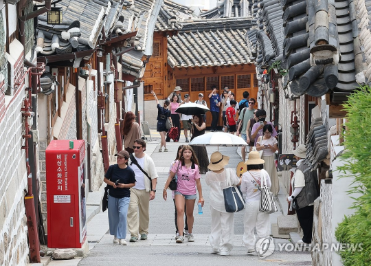 Laos Seeks Economic Diversification Amidst China, Vietnam Relations