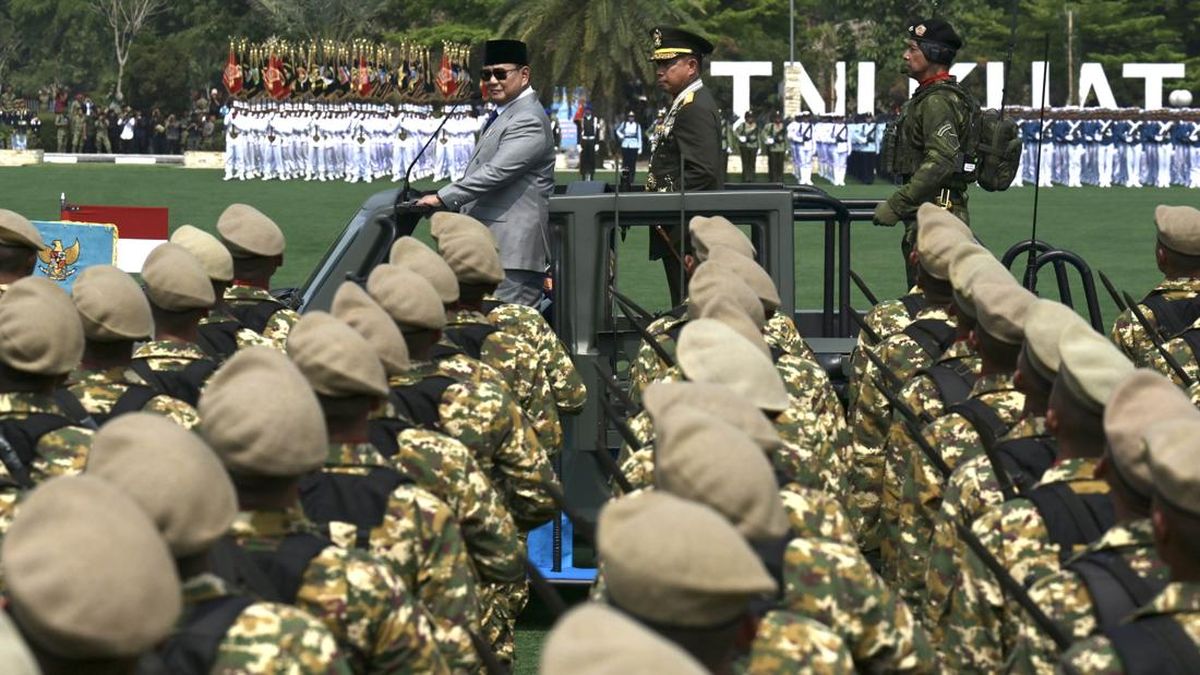Prabowo Summons 800 Senior TNI-Polri Officers at Presidential Palace