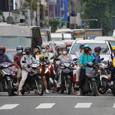 Ho Chi Minh City to Consider Limiting Entry of Non-Compliant Vehicles to Center from 2028