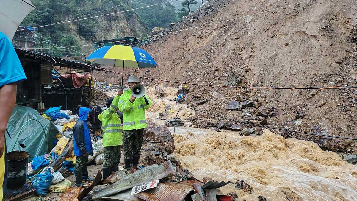Benguet residents warned as ‘habagat’ triggers floods, landslides