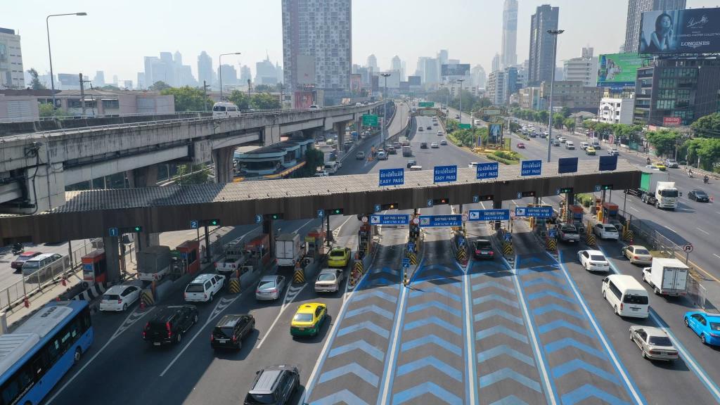 タイ、10月13日の祝日、高速道路3路線無料開放へ
