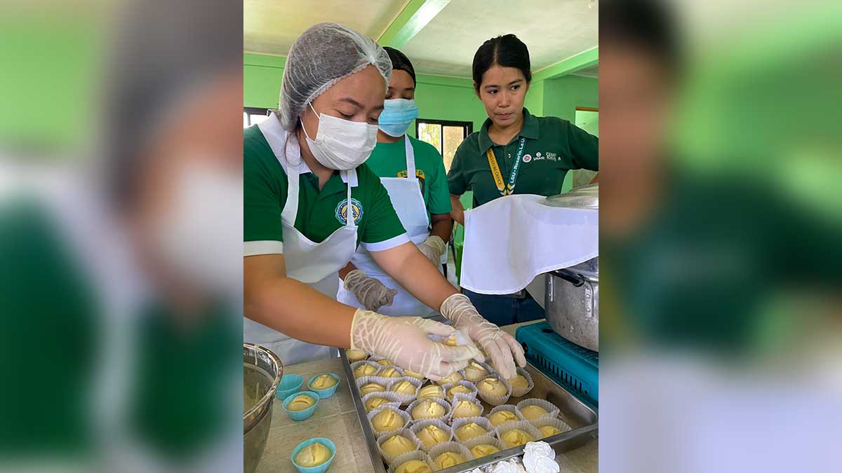 Seaweed 'Puto' Offers New Livelihood for Philippine Coastal Fisherfolk