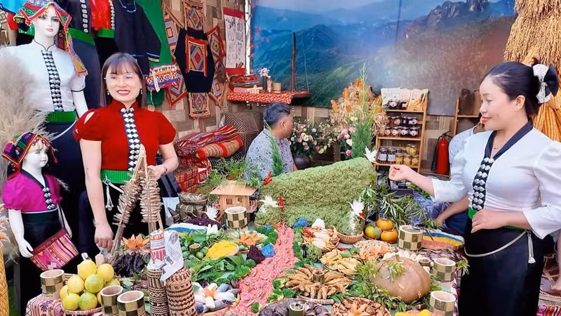 Moc Chau Culture and Tourism Week Showcases Ethnic Minority Culinary Traditions